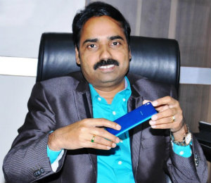 Chairman-and-Managing-Director-Celkon-Mobiles-Y-Guru